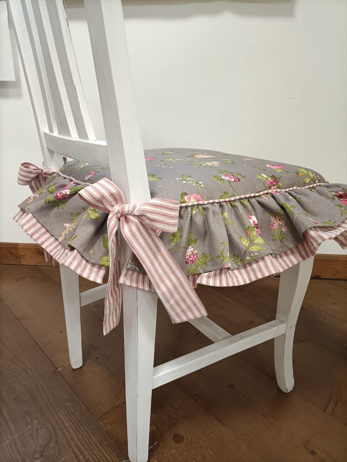 Cuscino con doppia balza VIOLA