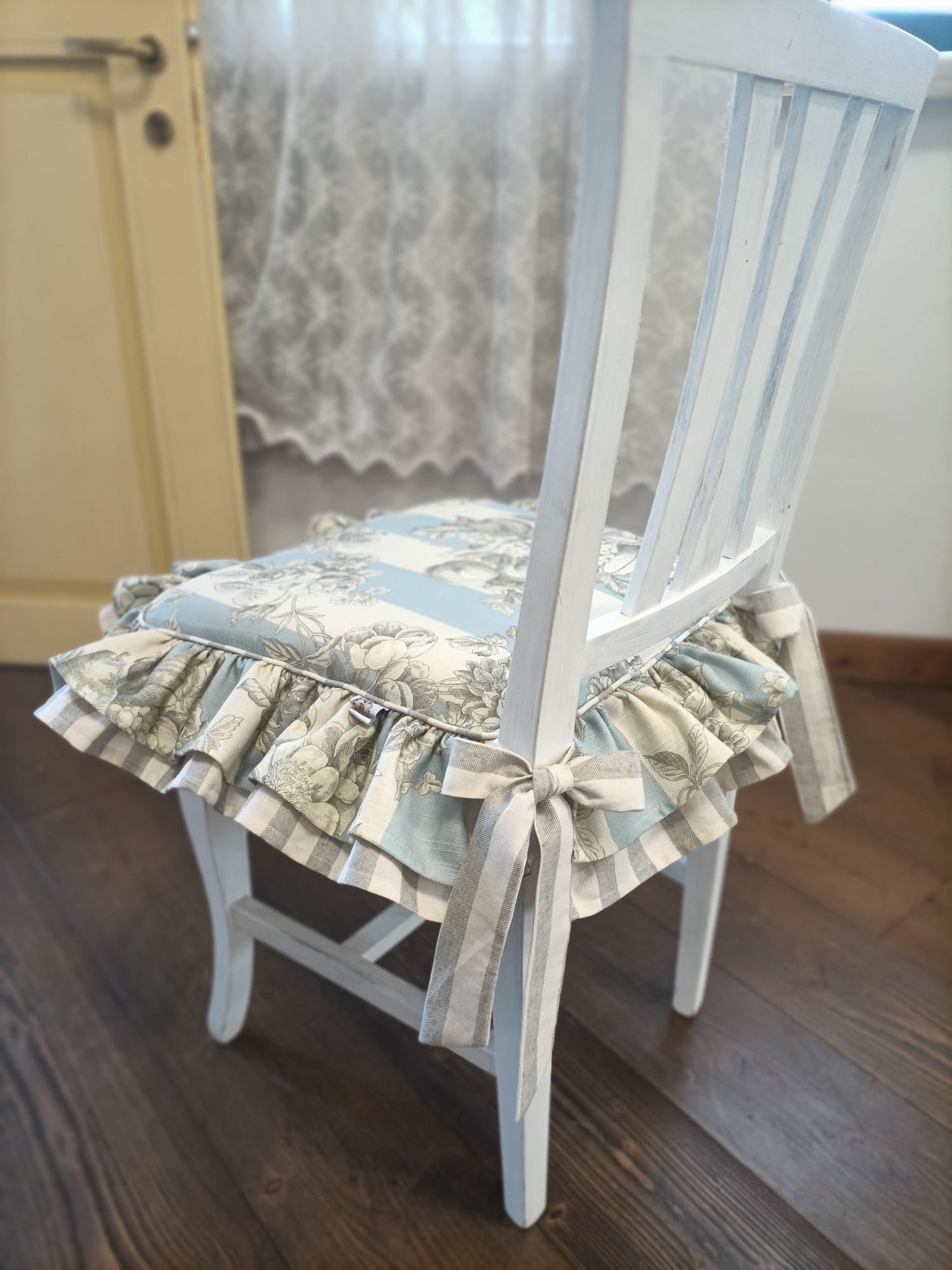 Cuscino con doppia balza IOLE