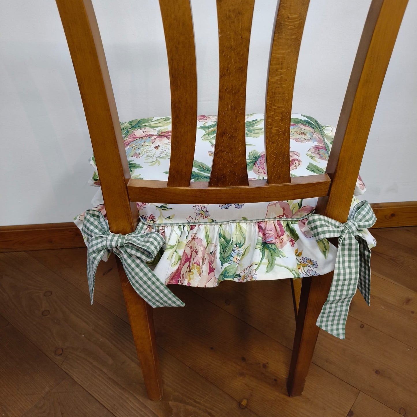 Cuscino con una balza MELISSA