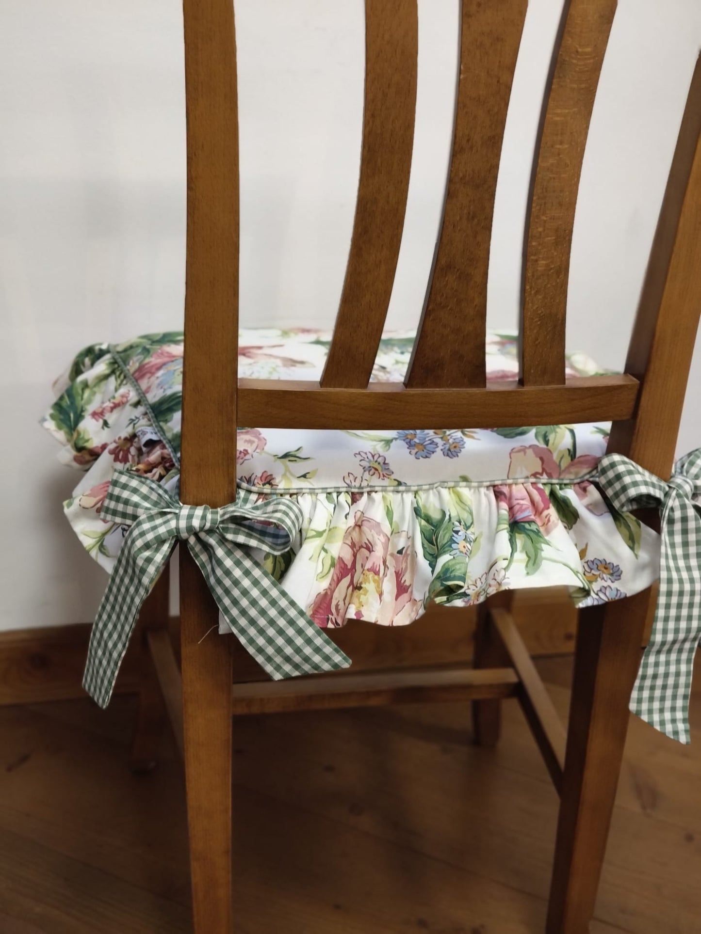 Cuscino con una balza MELISSA