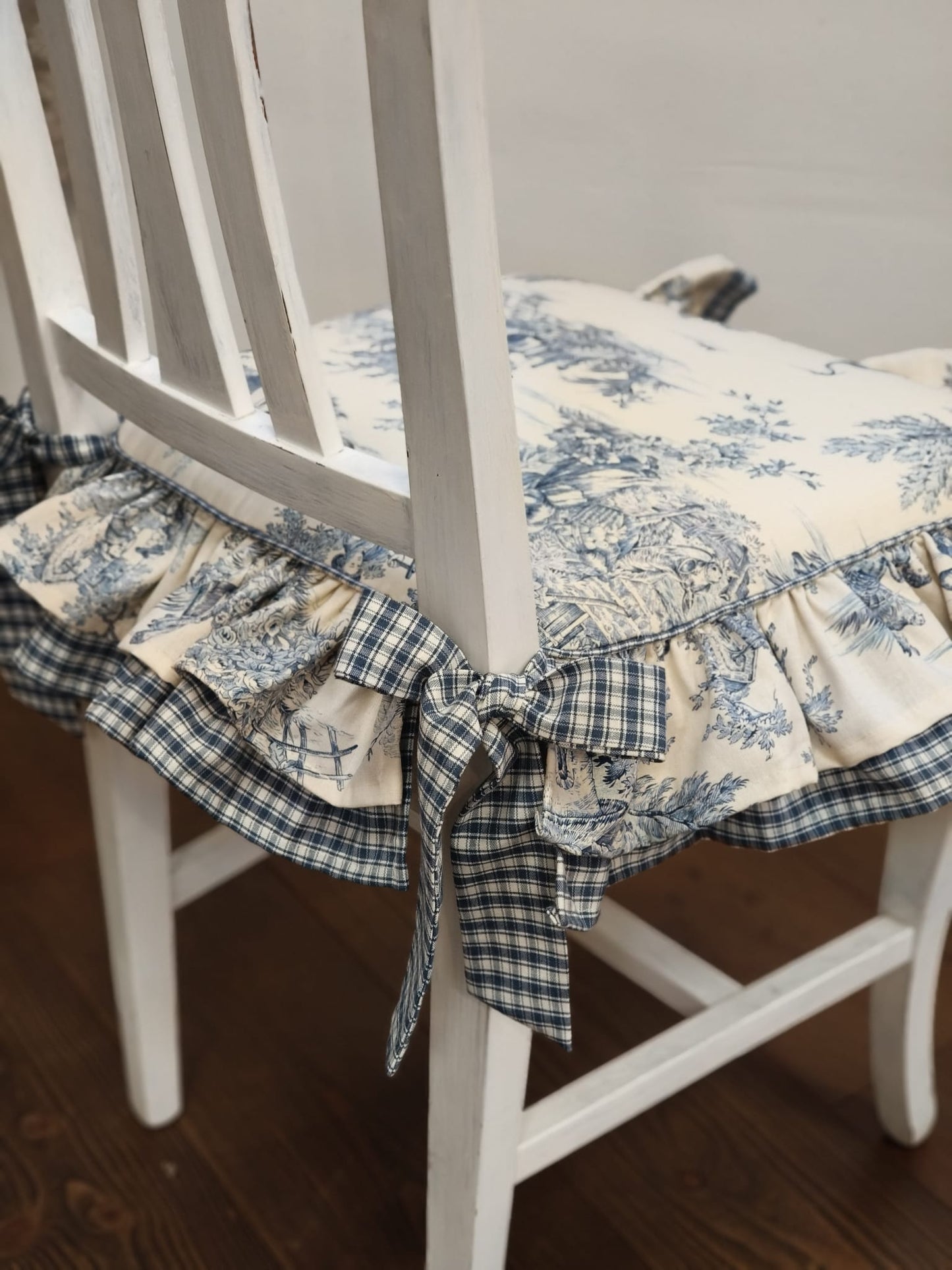 Cuscino con doppia balza ANNA