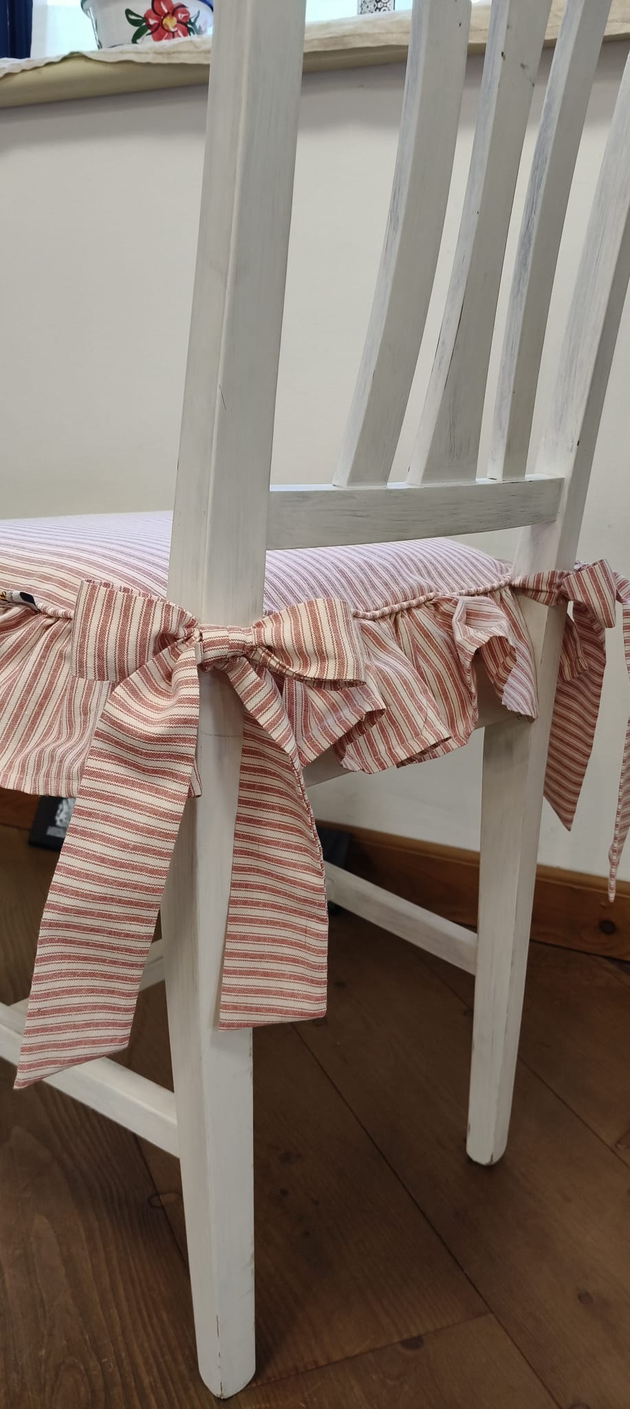 Cuscino con una balza ISABELLA