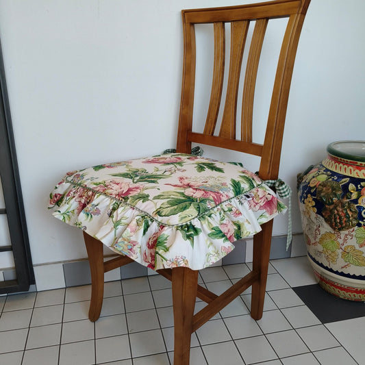 Cuscino con una balza MELISSA