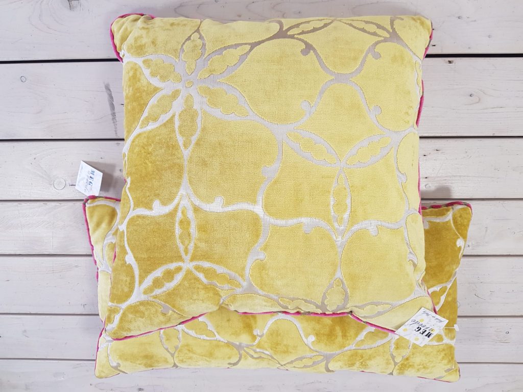 Coppia di Cuscini in velluto cedro